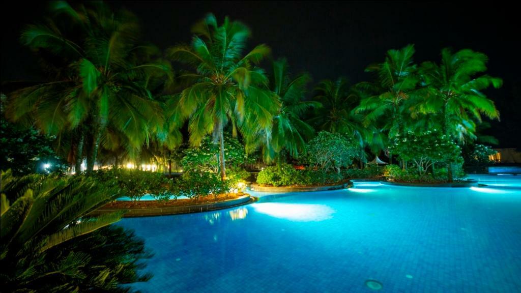 Ocean Spray Hotel Kālapettai Buitenkant foto